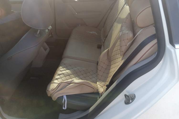 Used Volkswagen Gran Lavida 2013 1.6L Automatic Luxury Model Left Rear Seat
