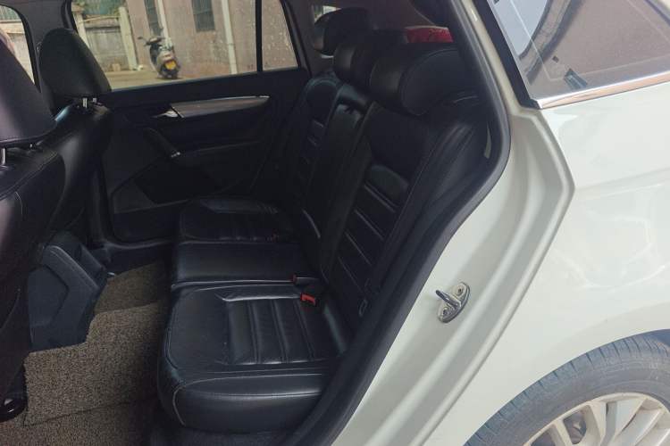 Used Volkswagen Gran Lavida 2013 1.6L Automatic Luxury Model Left Rear Seat