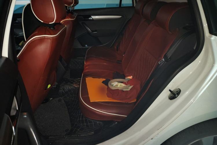 Used Volkswagen Gran Lavida 2013 1.6L Automatic Fashion Model Left Rear Seat