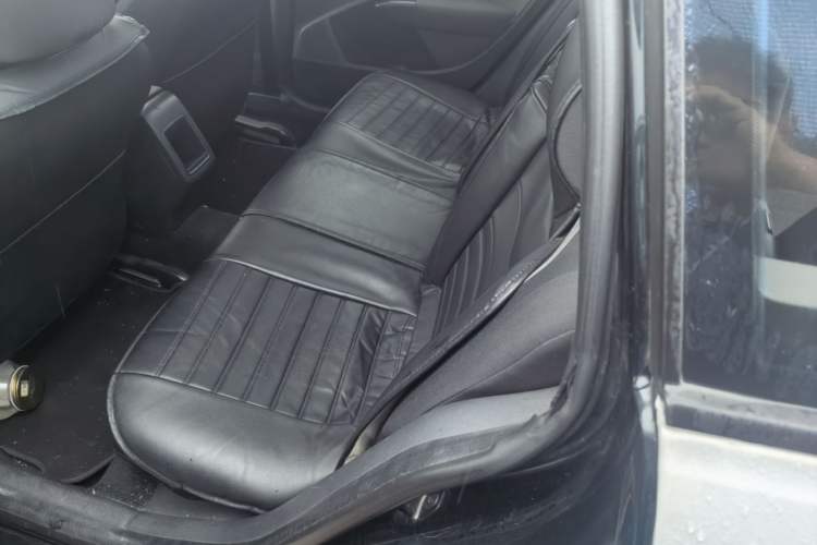 Used Volkswagen Gran Lavida 2013 1.6L Automatic Fashion Model Left Rear Seat