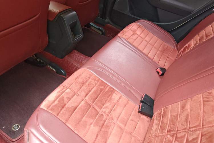 Used Volkswagen Gran Lavida 2013 1.6L Automatic Fashion Model Left Rear Seat