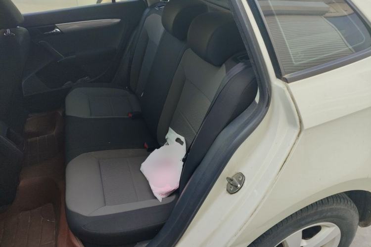 Used Volkswagen Gran Lavida 2013 1.6L Automatic Fashion Model Left Rear Seat