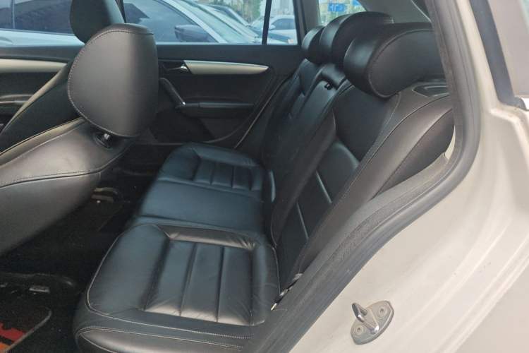 Used Volkswagen Gran Lavida 2013 1.4 TSI Automatic Comfort Model Left Rear Seat