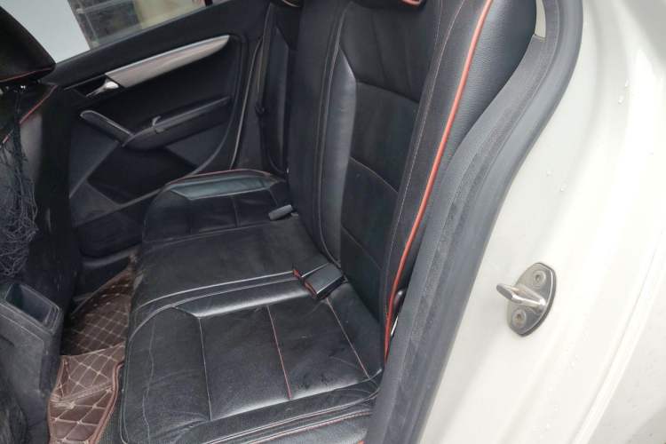 Used Volkswagen Gran Lavida 2013 1.6L Automatic Fashion Model Left Rear Seat