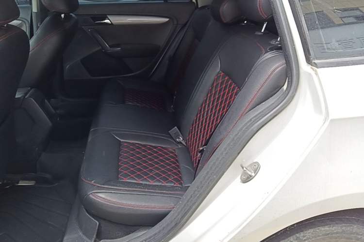 Used Volkswagen Gran Lavida 2013 1.6L Automatic Fashion Model Left Rear Seat