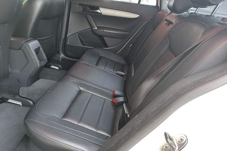 Used Volkswagen Gran Lavida 2013 1.6L Manual Comfort Model Left Rear Seat