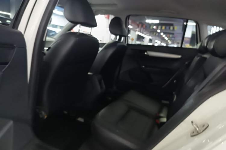 Used Volkswagen Gran Lavida 2013 1.6L Automatic Comfort Model Left Rear Seat