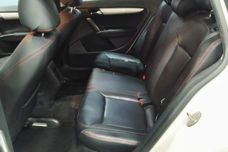 Used Volkswagen Gran Lavida 2013 1.6L Automatic Fashion Model Left Rear Seat