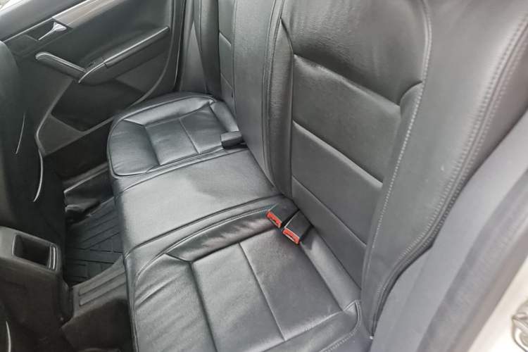 Used Volkswagen Gran Lavida 2013 1.6L Automatic Fashion Model Left Rear Seat