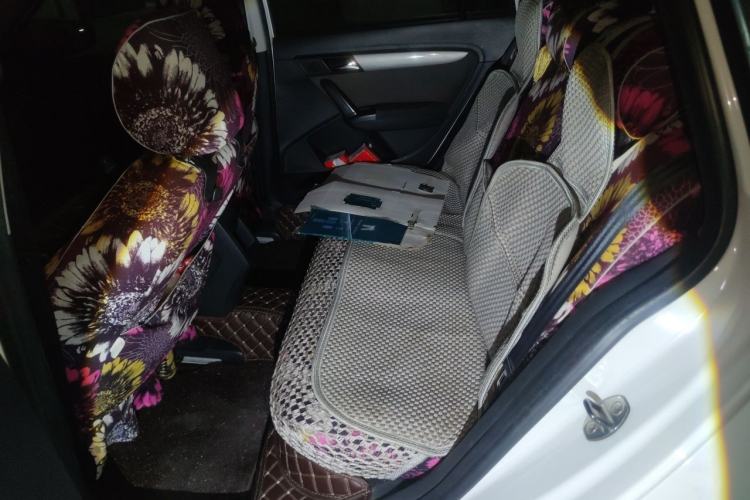 Used Volkswagen Gran Lavida 2013 1.6L Manual Fashion Model Left Rear Seat