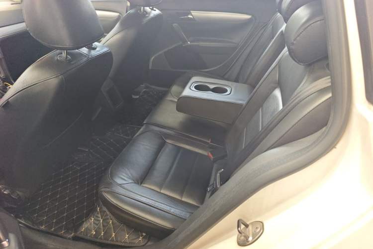Used Volkswagen Gran Lavida 2013 1.4 TSI Automatic Comfort Model Left Rear Seat