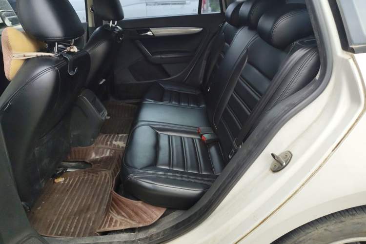 Used Volkswagen Gran Lavida 2013 1.6L Manual Fashion Model Left Rear Seat