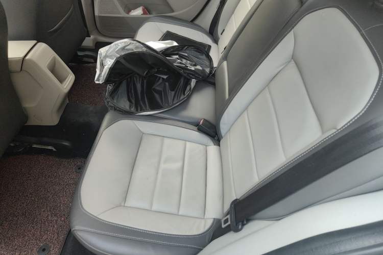 Used Volkswagen Gran Lavida 2013 1.6L Manual Comfort Model Left Rear Seat