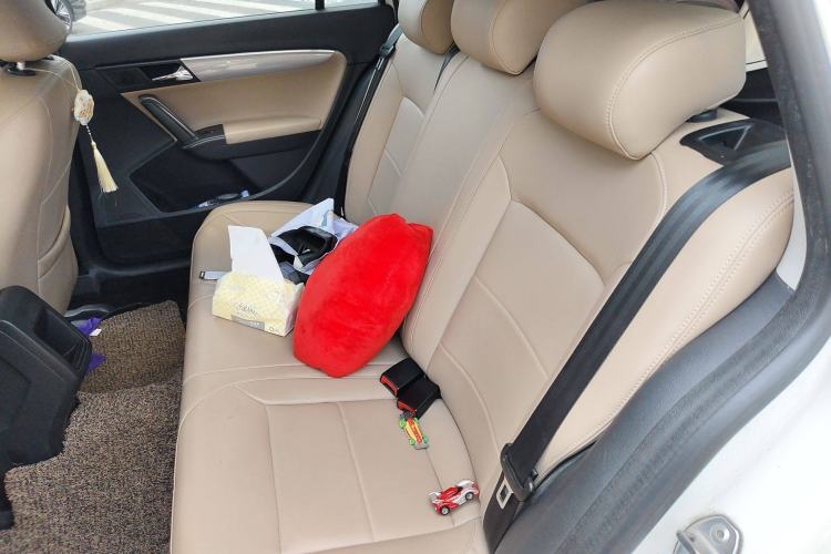 Used Volkswagen Gran Lavida 2013 1.6L Automatic Fashion Model Left Rear Seat