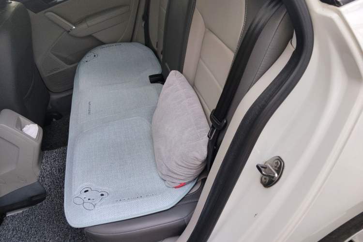 Used Volkswagen Gran Lavida 2013 1.4 TSI Automatic Comfort Model Left Rear Seat