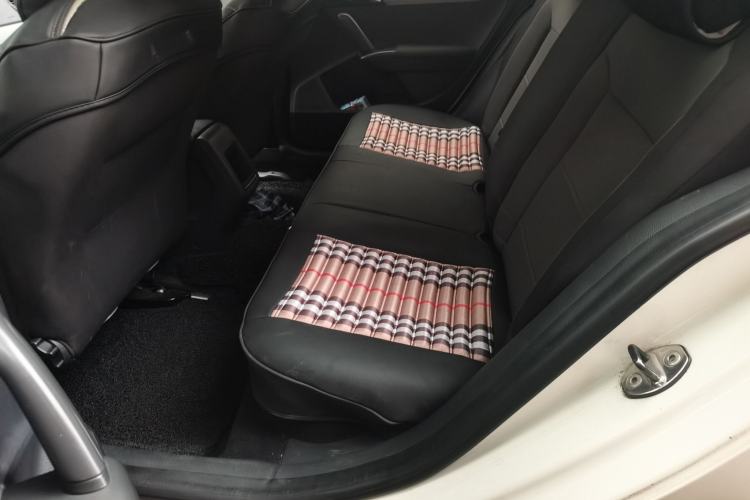 Used Volkswagen Gran Lavida 2013 1.6L Automatic Fashion Model Left Rear Seat
