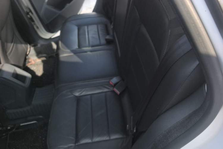 Used Volkswagen Gran Lavida 2013 1.4 TSI Automatic Comfort Model Left Rear Seat