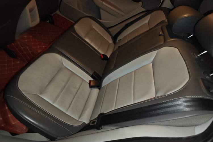 Used Volkswagen Gran Lavida 2013 1.6L Automatic Comfort Model Left Rear Seat