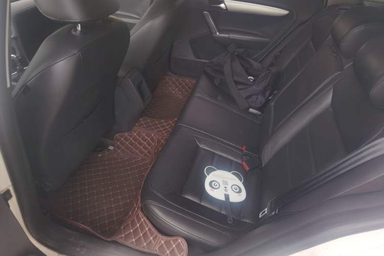 Used Volkswagen Gran Lavida 2013 1.6L Automatic Comfort Model Left Rear Seat