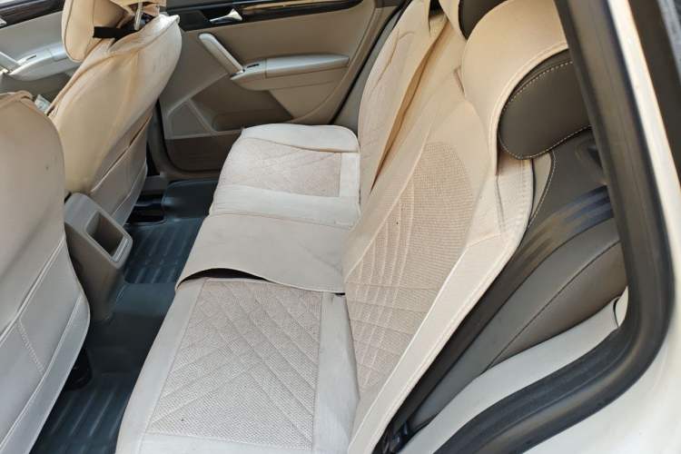 Used Volkswagen Gran Lavida 2013 1.6L Automatic Comfort Model Left Rear Seat
