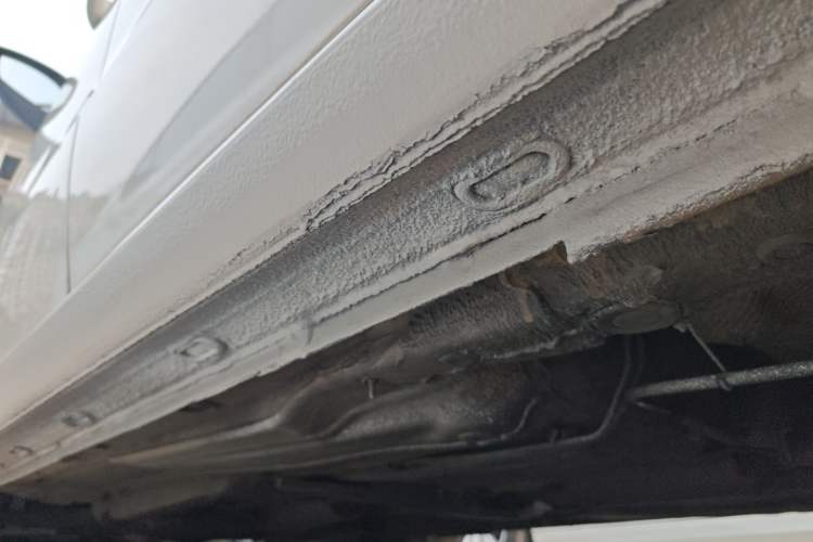 Used Volkswagen Gran Lavida 2013 1.6L Automatic Comfort Model Left Side Sill
