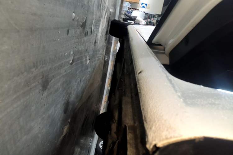Used Volkswagen Gran Lavida 2013 1.6L Manual Fashion Model Left Side Sill
