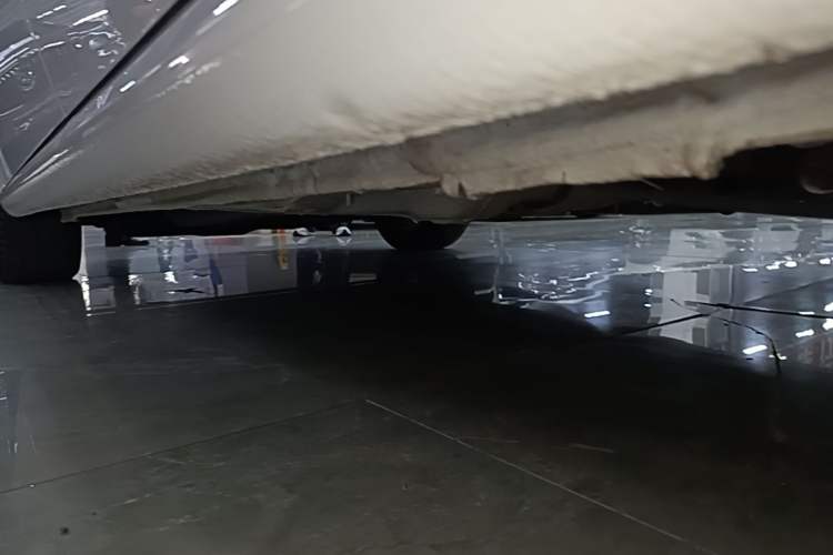 Used Volkswagen Gran Lavida 2013 1.6L Automatic Comfort Model Left Side Sill