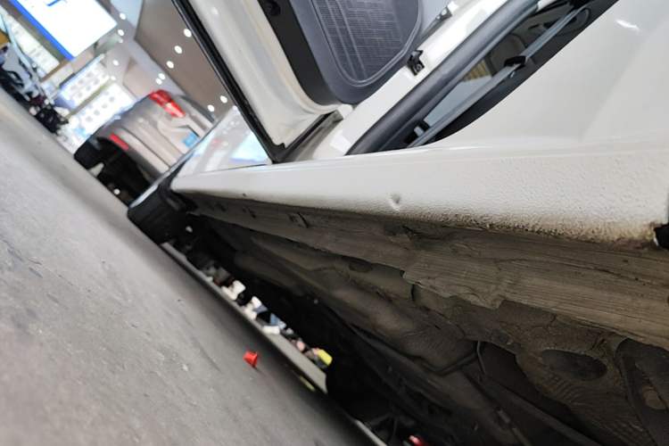 Used Volkswagen Gran Lavida 2013 1.6L Automatic Comfort Model Left Side Sill