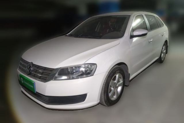 Used Volkswagen Gran Lavida 2013 1.6L Manual Fashion Model