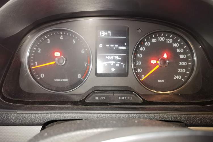 Used Volkswagen Gran Lavida 2013 1.4 TSI Manual Comfort Model Odometer Close Up
