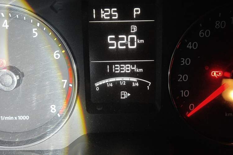 Used Volkswagen Gran Lavida 2013 1.4 TSI Automatic Comfort Model Odometer Close Up