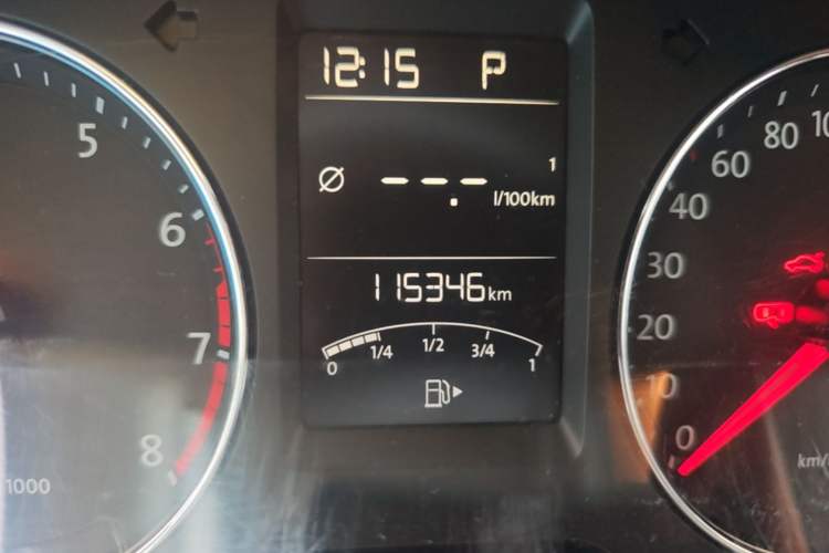 Used Volkswagen Gran Lavida 2013 1.4 TSI Automatic Comfort Model Odometer Close Up