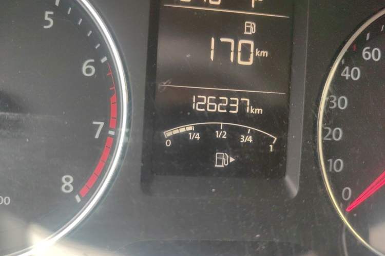 Used Volkswagen Gran Lavida 2013 1.4 TSI Automatic Comfort Model Odometer Close Up