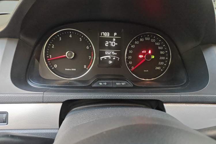 Used Volkswagen Gran Lavida 2013 1.6L Automatic Comfort Model Odometer Close Up