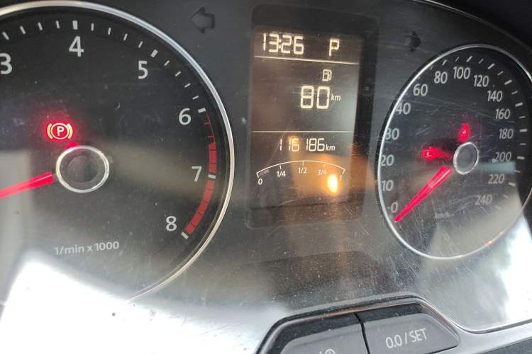 Used Volkswagen Gran Lavida 2013 1.4 TSI Automatic Comfort Model Odometer Close Up
