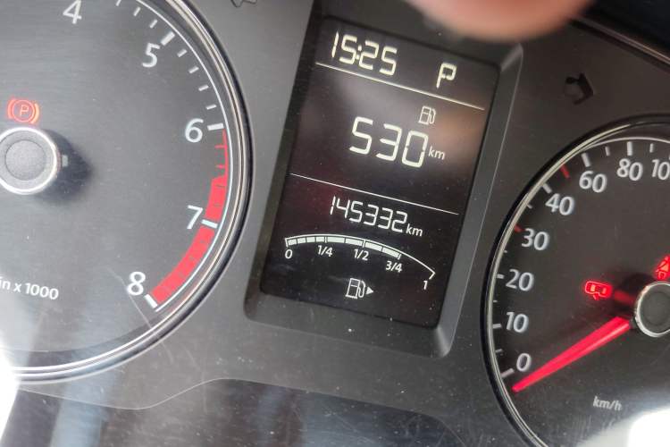 Used Volkswagen Gran Lavida 2013 1.6L Automatic Fashion Model Odometer Close Up