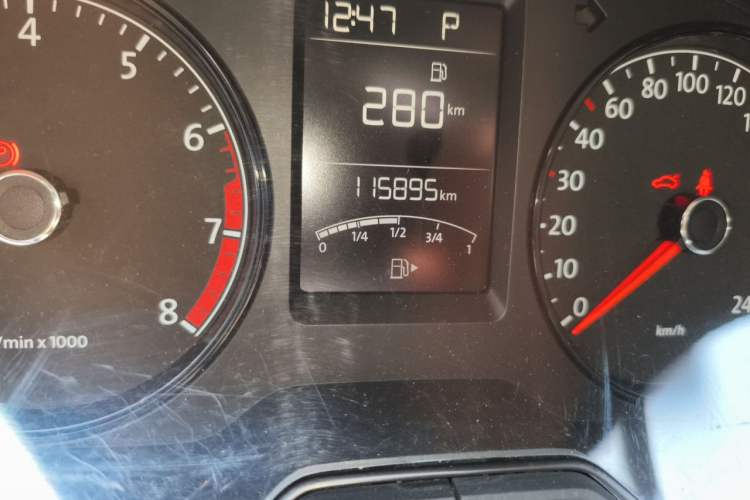 Used Volkswagen Gran Lavida 2013 1.6L Automatic Fashion Model Odometer Close Up