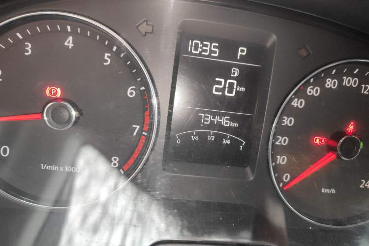 Used Volkswagen Gran Lavida 2013 1.6L Automatic Comfort Model Odometer Close Up