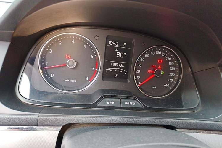 Used Volkswagen Gran Lavida 2013 1.6L Automatic Luxury Model Odometer Close Up
