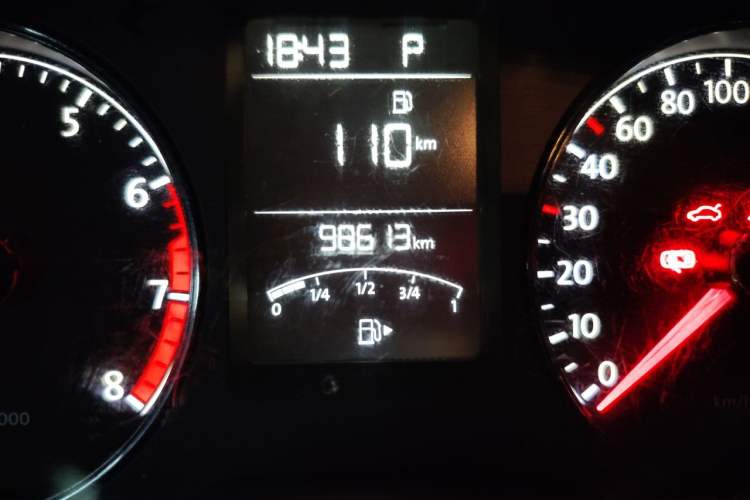 Used Volkswagen Gran Lavida 2013 1.6L Automatic Fashion Model Odometer Close Up