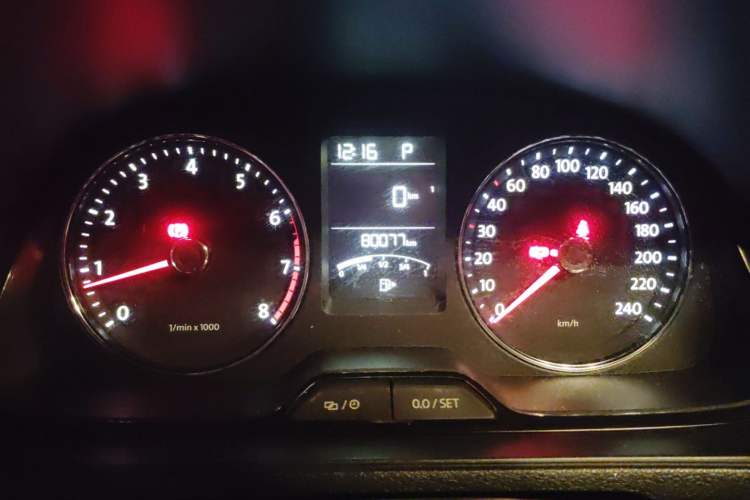 Used Volkswagen Gran Lavida 2013 1.6L Automatic Comfort Model Odometer Close Up