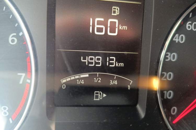 Used Volkswagen Gran Lavida 2013 1.6L Manual Comfort Model Odometer Close Up