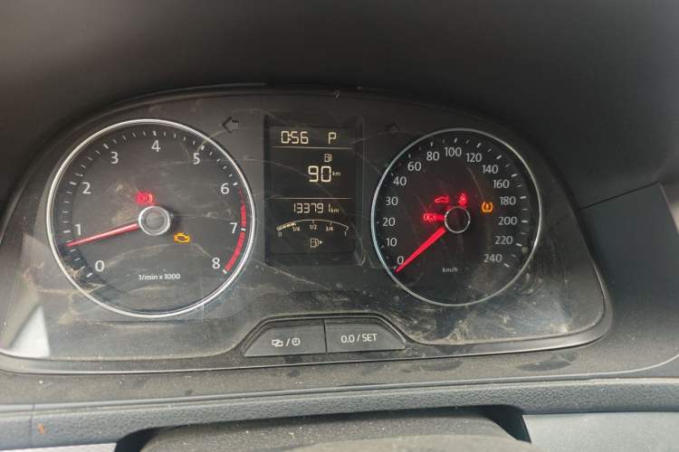 Used Volkswagen Gran Lavida 2013 1.4 TSI Automatic Comfort Model Odometer Close Up