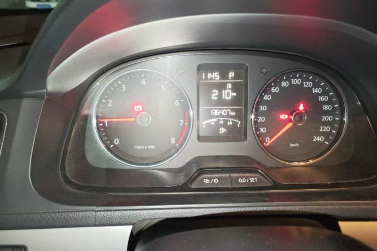Used Volkswagen Gran Lavida 2013 1.6L Automatic Comfort Model Odometer Close Up