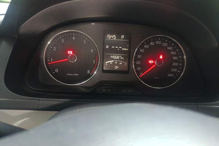 Used Volkswagen Gran Lavida 2013 1.6L Automatic Comfort Model Odometer Close Up
