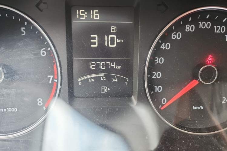 Used Volkswagen Gran Lavida 2013 1.6L Manual Comfort Model Odometer Close Up
