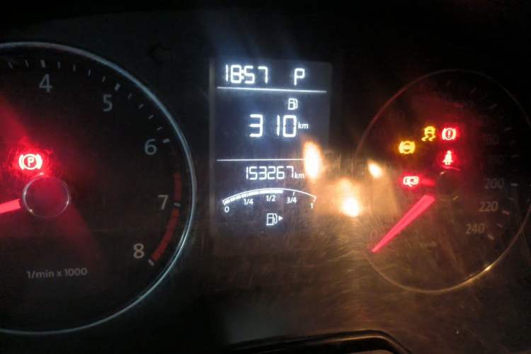 Used Volkswagen Gran Lavida 2013 1.6L Automatic Comfort Model Odometer Close Up