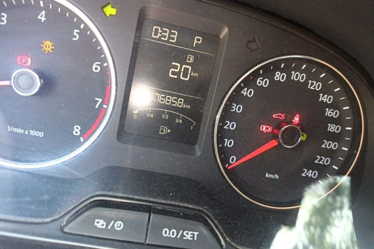 Used Volkswagen Gran Lavida 2013 1.6L Automatic Comfort Model Odometer Close Up