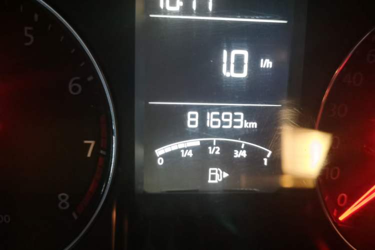 Used Volkswagen Gran Lavida 2013 1.4 TSI Manual Comfort Model Odometer Close Up