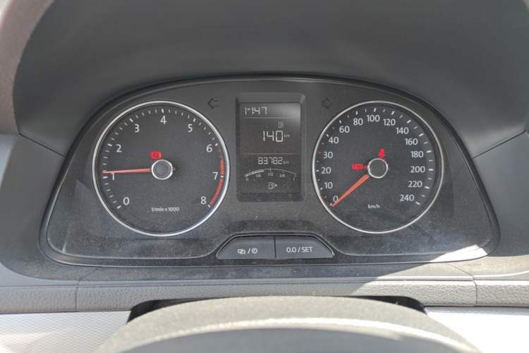 Used Volkswagen Gran Lavida 2013 1.4 TSI Manual Comfort Model Odometer Close Up